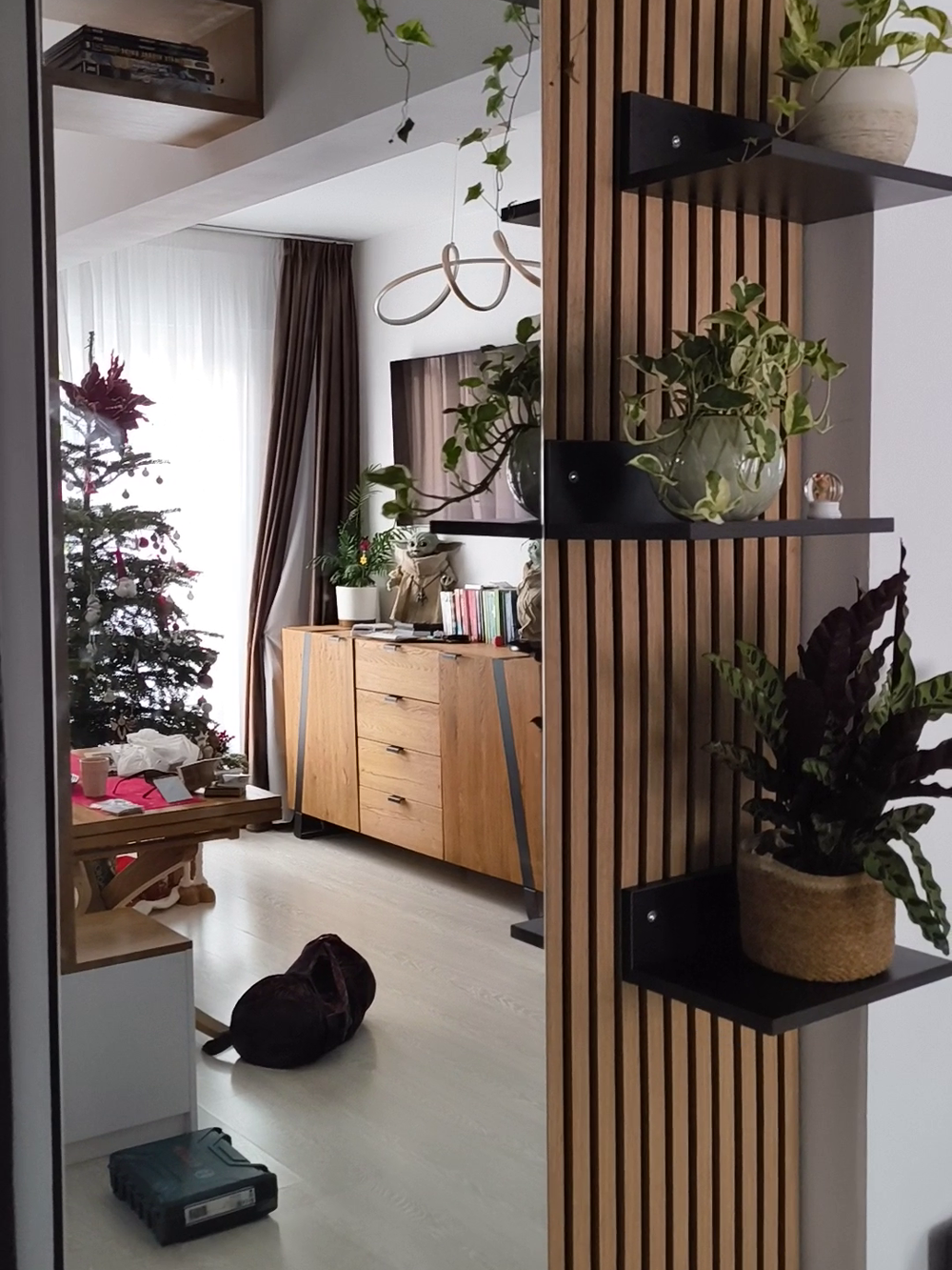 Riflaje hol cu polite pe comanda Bucuresti