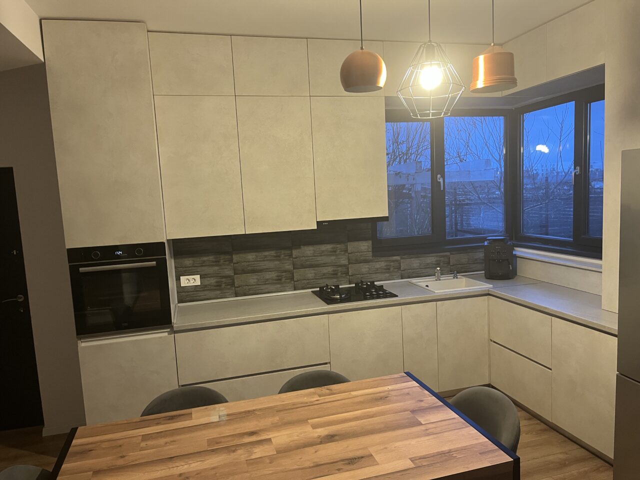 Firma mobila pe comanda Bucuresti